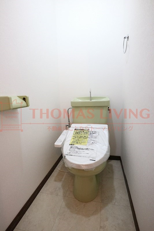 トイレ　写真は別号室です。