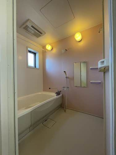 バス・シャワールーム　お風呂で日々の疲れを落としましょう