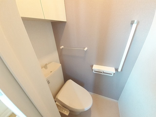トイレ　ウォシュレットも設置済み＊