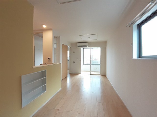 居室・リビング　こちらの居間で趣味の時間をお楽しみください