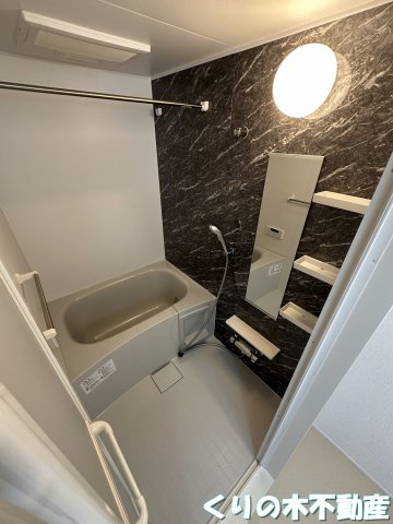 バス・シャワールーム　コンパクトで使いやすいお風呂です