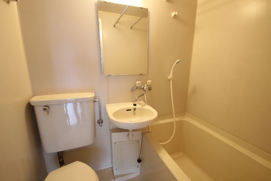 洗面設備　※別号室の写真です