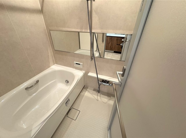 バス・シャワールーム　追い焚き機能・浴室換気乾燥暖房機有