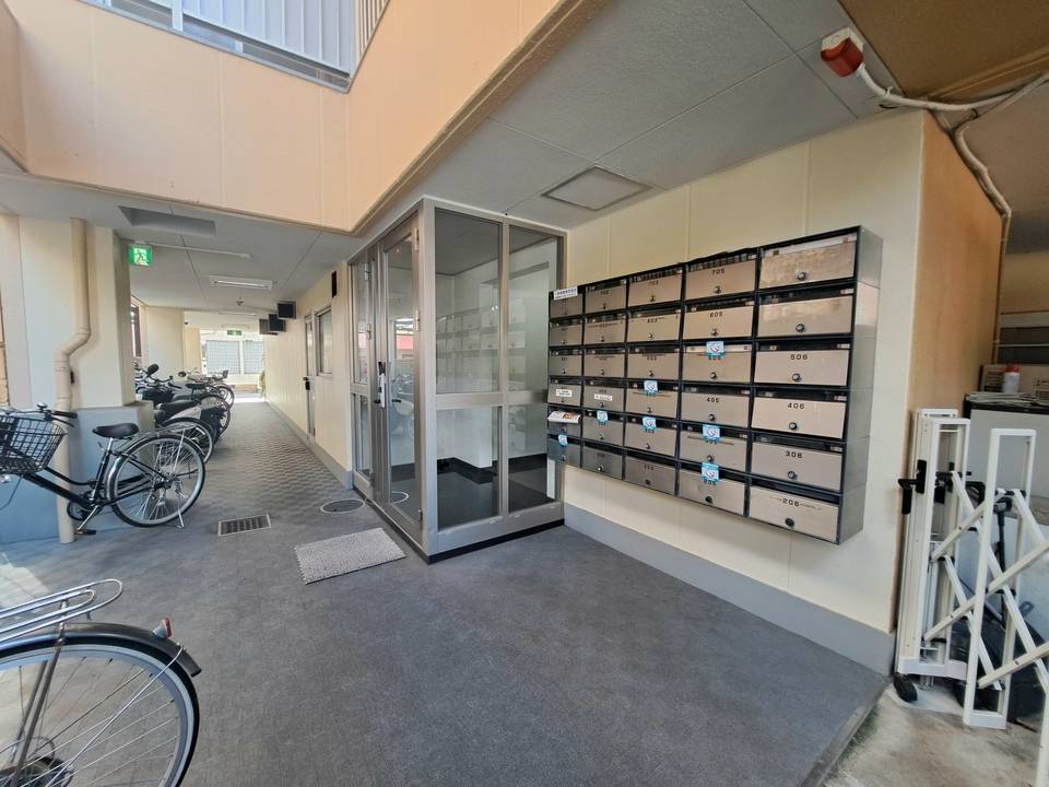 エントランス　メールBOX