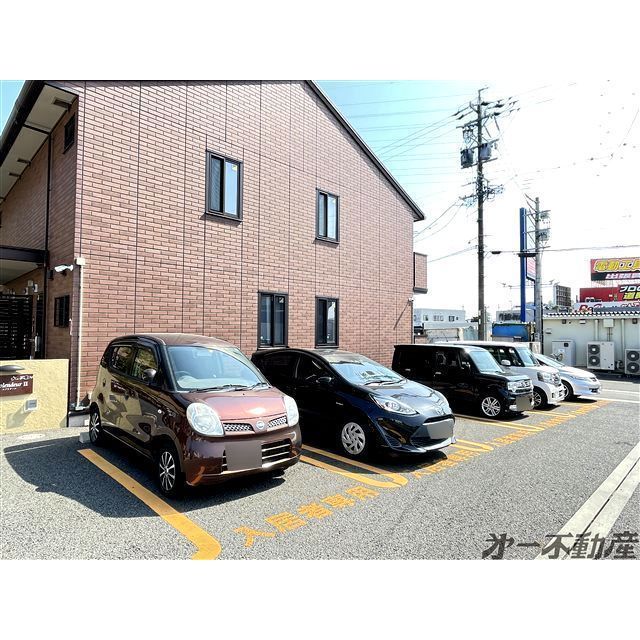 駐車場　駐車場