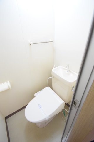 トイレ　コンパクトで使いやすいトイレです