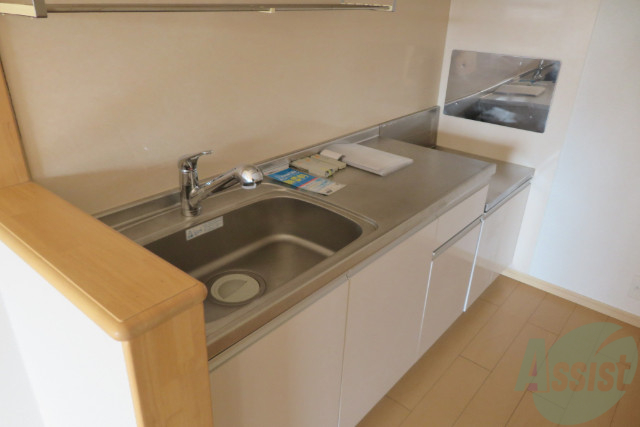 キッチン　調理スペースも確保してありますね。お料理が楽しくなりそう。