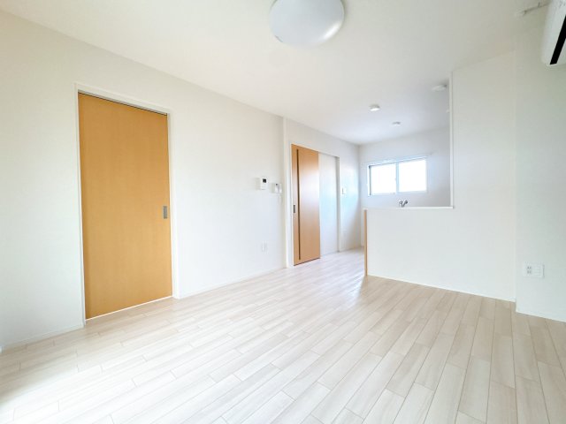 居室・リビング　※同物件、同タイプ、間取り反転のお部屋です