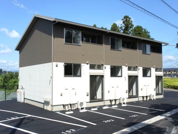 建物外観　ツートンのオシャレな賃貸住宅です♪