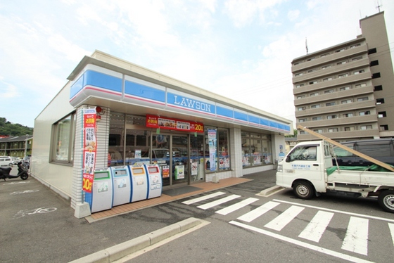 コンビニ　ローソン広島沼田町伴店（コンビニ）まで281m