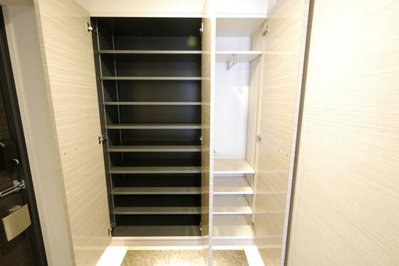 玄関　シューズボックス