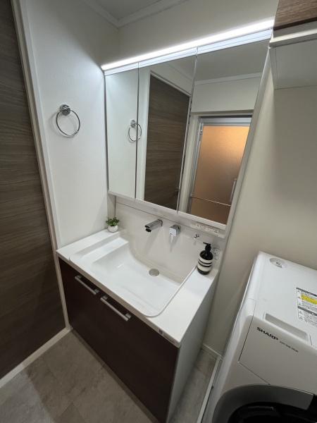 洗面設備　便利なシャンプードレッサー付き