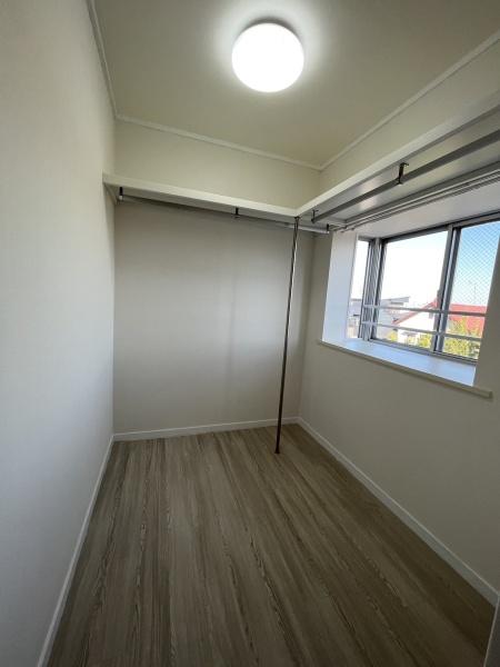 収納　ウォークインクローゼットです