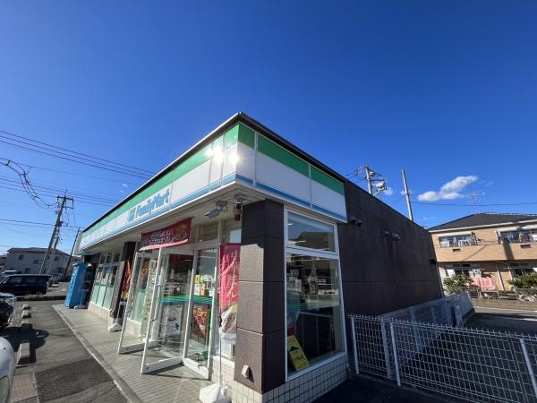 コンビニ　ファミリーマート（コンビニ）まで226m