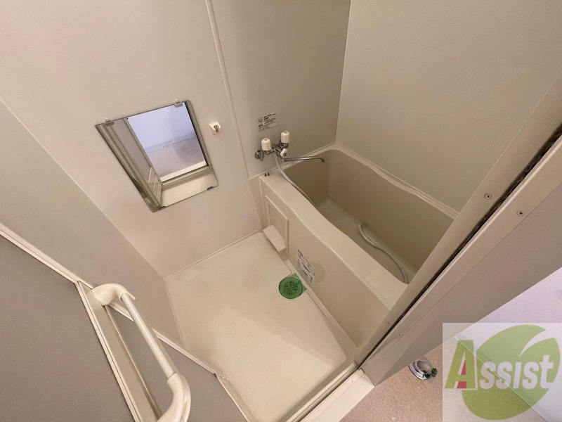 バス・シャワールーム　お風呂になります。一日の疲れを癒してくださいね。