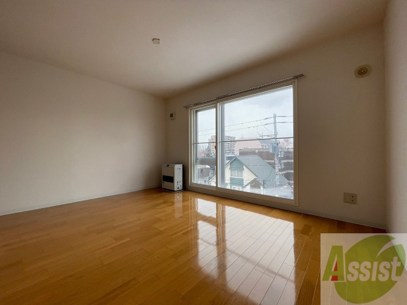 居室・リビング　広くてキレイなお部屋が広がっていて、充実した生活が送れそう。