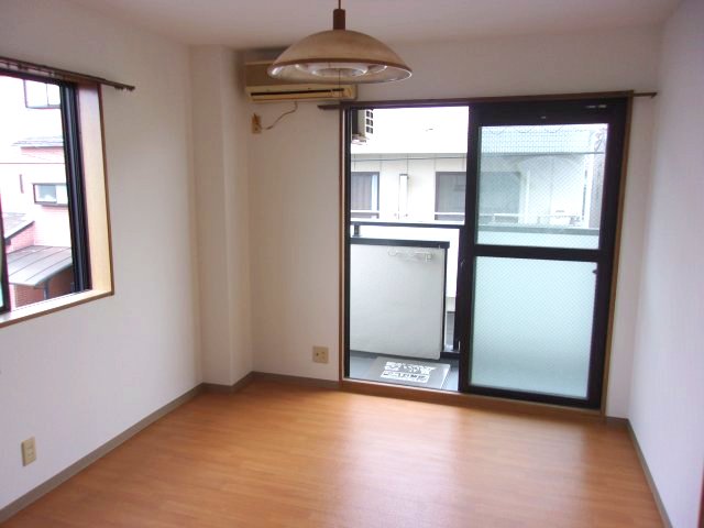 居室・リビング　東南角部屋