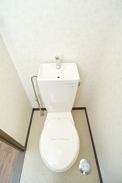 トイレ　実際のお部屋と異なる場合があります