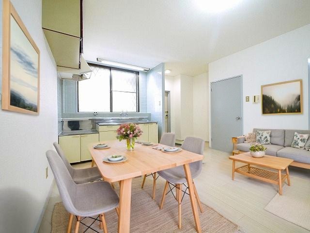 居室・リビング　CGで家具等を配置したもので家具等は含まれません