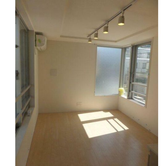 居室・リビング　ゆったり過ごせる居間です