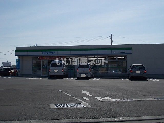 コンビニ　ファミリーマート 串木野須納瀬店（コンビニ）まで834m