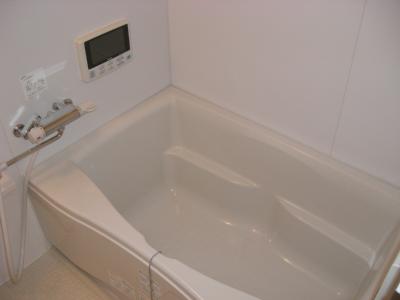 バス・シャワールーム　バスルームです。