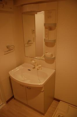 洗面設備　独立洗面化粧台です。