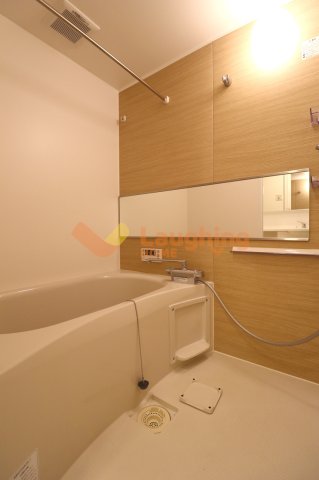 バス・シャワールーム　落ち着いた空間のお風呂です