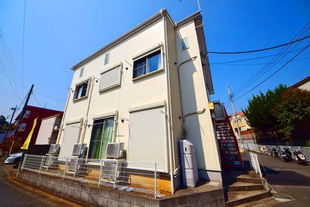 建物外観　★日当たりもかなり良好なきれいな外観です。閑静な住環境★