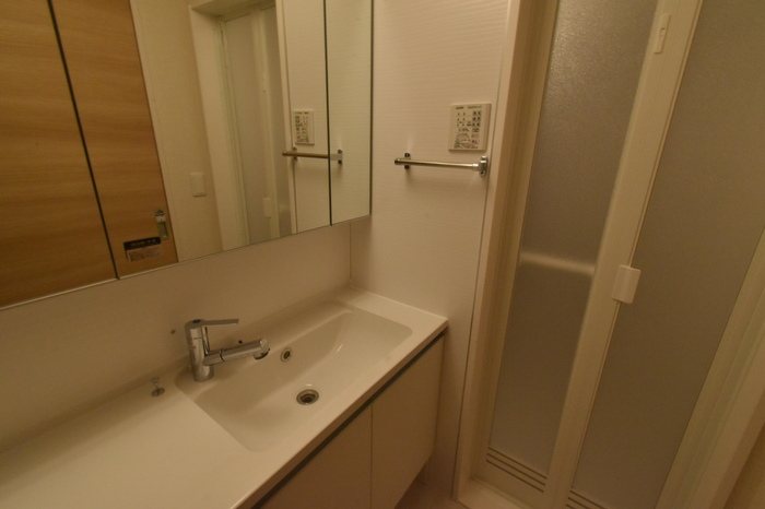 洗面設備　反転タイプ