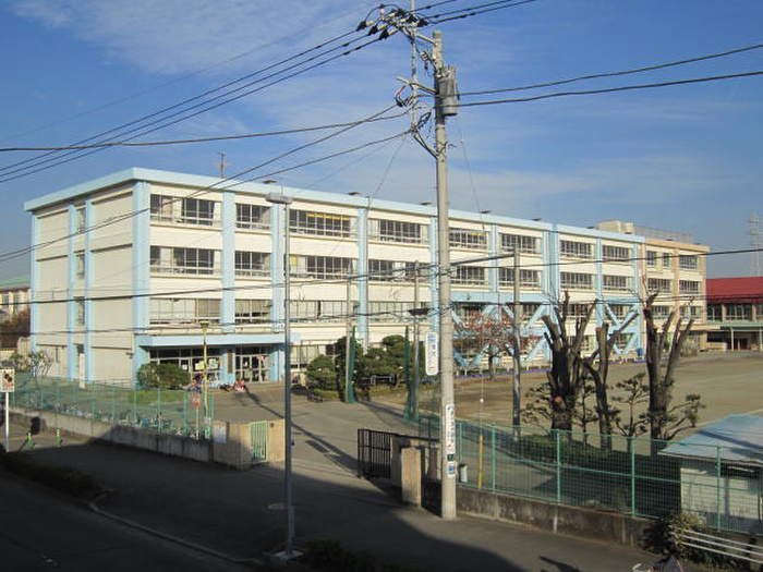 小学校　円蔵小学校（小学校）まで350m