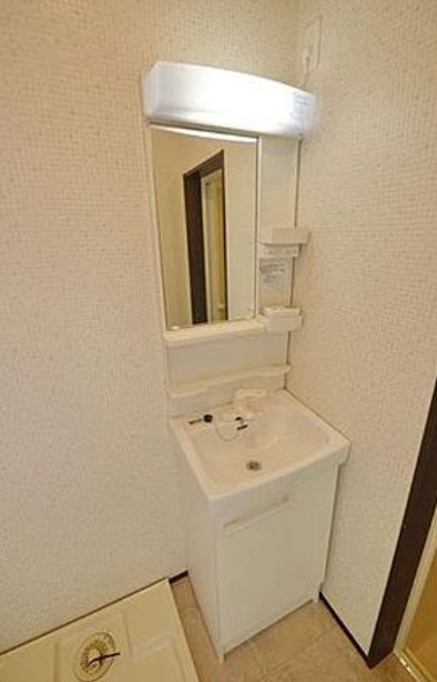 洗面設備　別部屋参照写真