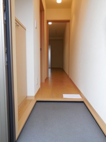 玄関　弊社は都内全域の物件をご紹介可能です！