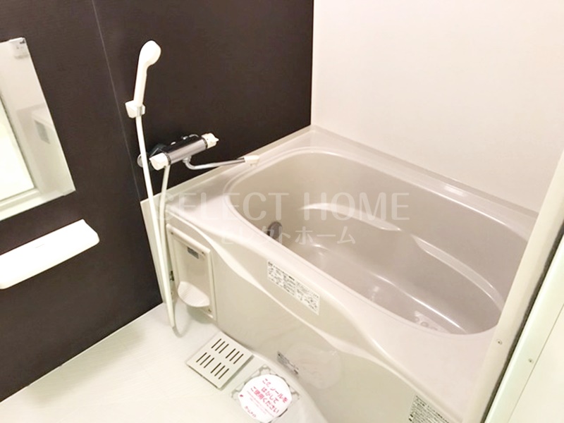 バス・シャワールーム　落ち着いた空間のお風呂です