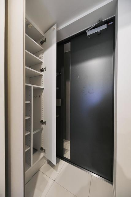 玄関　※写真は同タイプ住戸です。