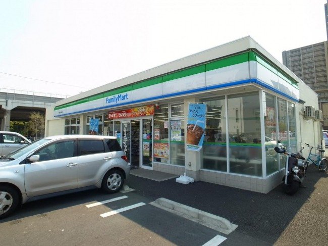 コンビニ　ファミリーマート千葉みなと店（コンビニ）まで612m