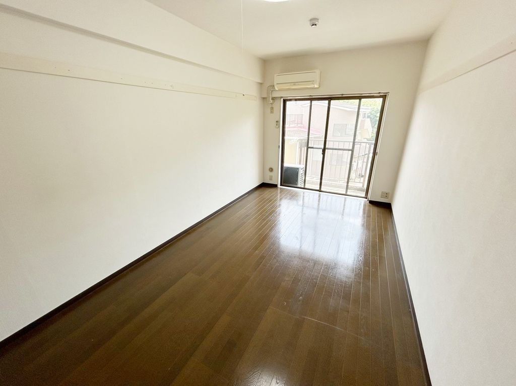 居室・リビング　同物件別部屋画像