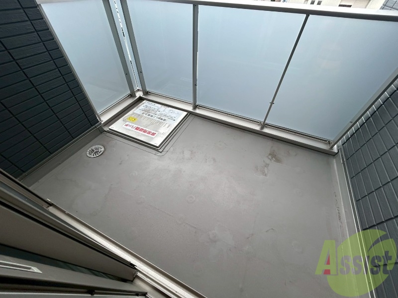 バルコニー　こちらがバルコニーです。晴れた日は沢山洗濯物を干せそうです。