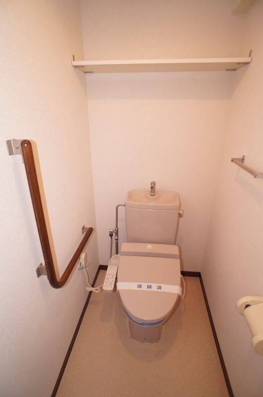 トイレ　同物件別部屋写真