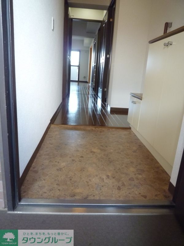 玄関　同物件別部屋写真