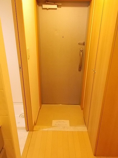 玄関　弊社は都内全域の物件が仲介手数料最大無料でご紹介可能です！