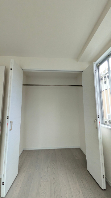 収納　洋室６収納