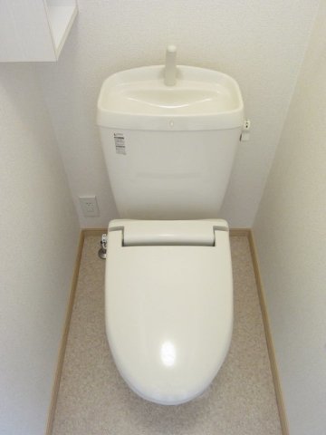 バス・シャワールーム　コンパクトで使いやすいお風呂です