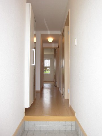 洗面設備　スペースが確保できる洗面所です