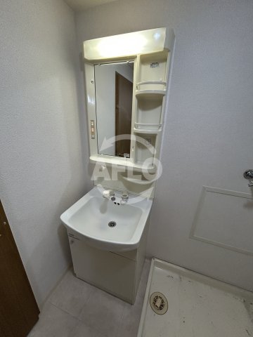 洗面設備　ファミーユ西梅田　洗面台