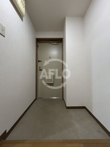 玄関　ファミーユ西梅田　玄関