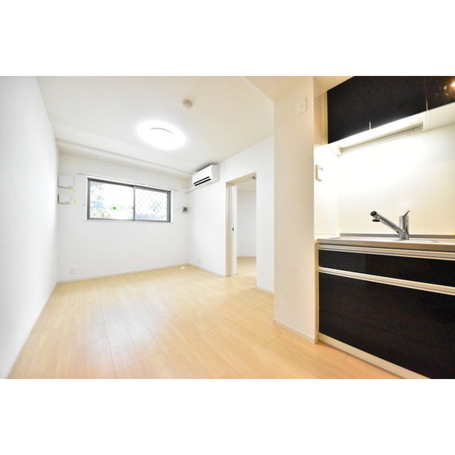 居室・リビング　当社提携物件の為、どこよりも安く安心してご契約可能です。