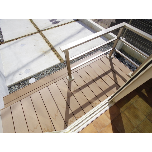 バルコニー　テラス