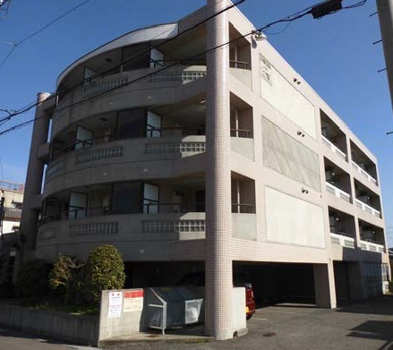 建物外観　鉄筋コンクリート造です☆