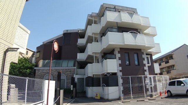 建物外観　安心のオートロック付き♪